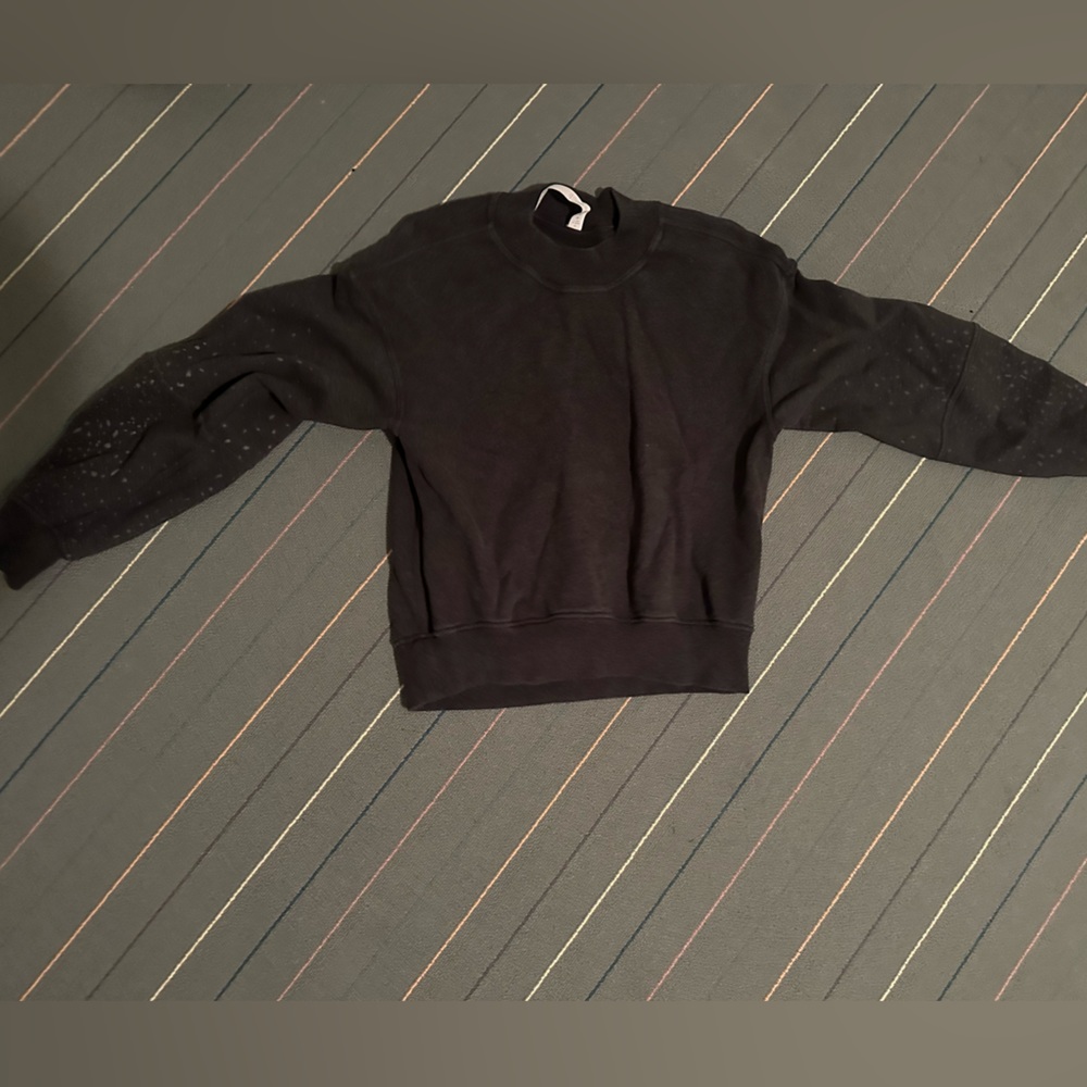 Lululemon sweater size 4